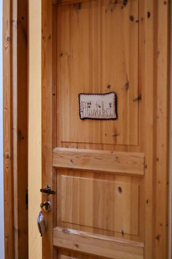 Samblatalu Homestay 라울라스마 외부 사진
